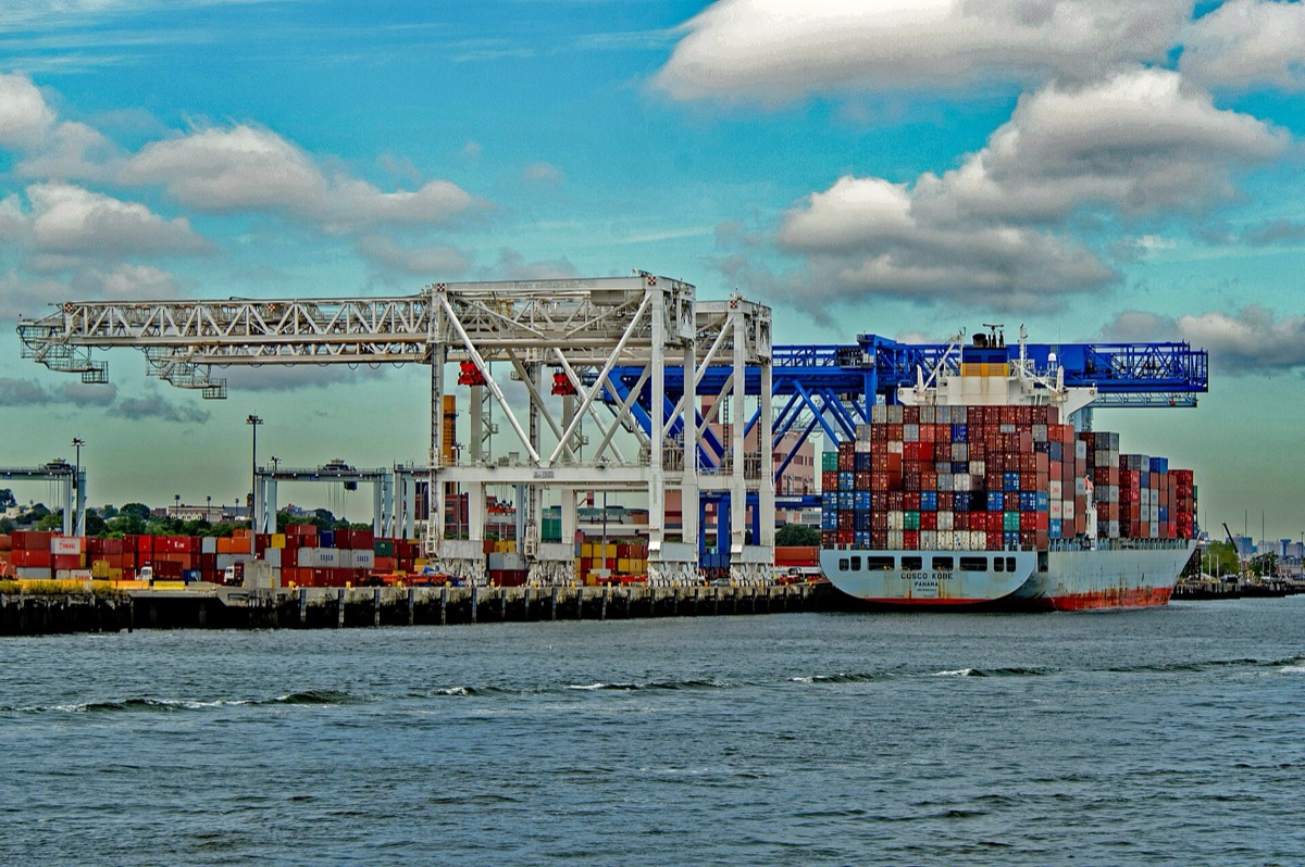 CIF vs FOB: Difference Explained for Exporters (2026)